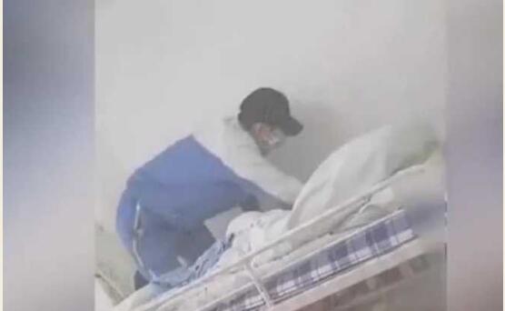 男生翻内衣01
