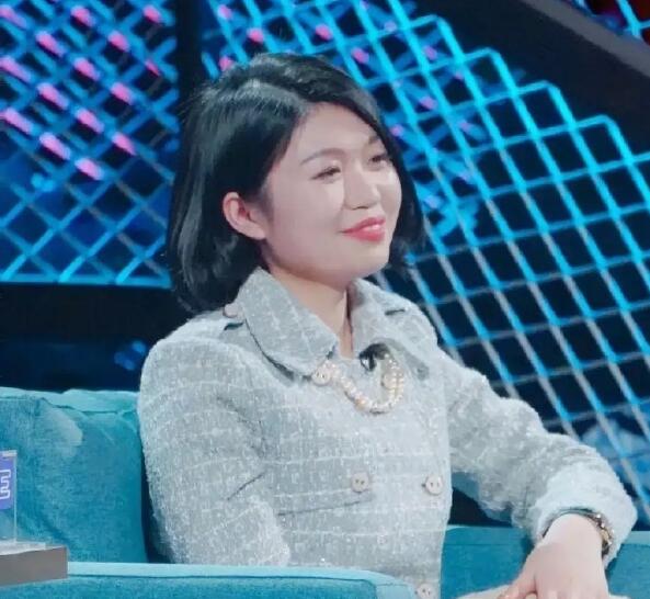 蒙淇淇的凡尔赛女王01